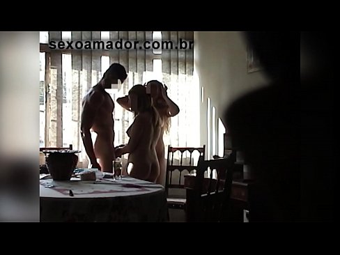 ❤️ Szexbarátok meghívnak egy óriásembert és egy édeshármast vele Pornó videó at hu.zoomporno.ru ️❤