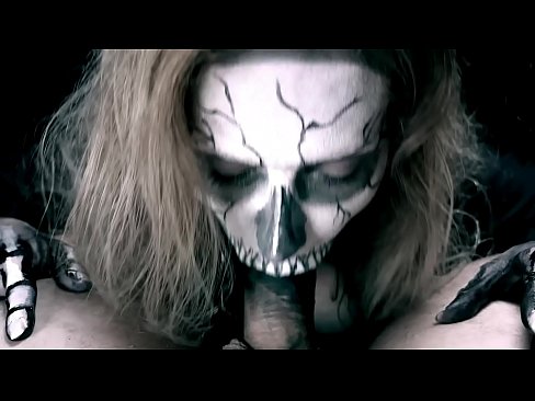 ❤️ Démon lány szopja a farkat fekete szájával és lenyeli a spermát. Pornó videó at hu.zoomporno.ru ️❤
