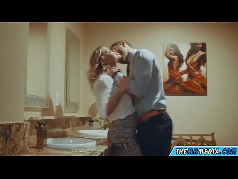❤️ Amikor egy bögyös szőke elcsábít egy nyilvános WC-ben Pornó videó at hu.zoomporno.ru ️❤